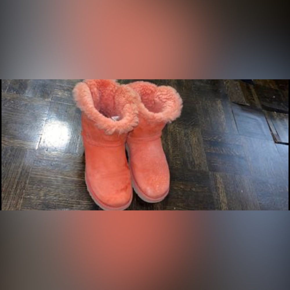 Coral UGG mini Bailey Bow II